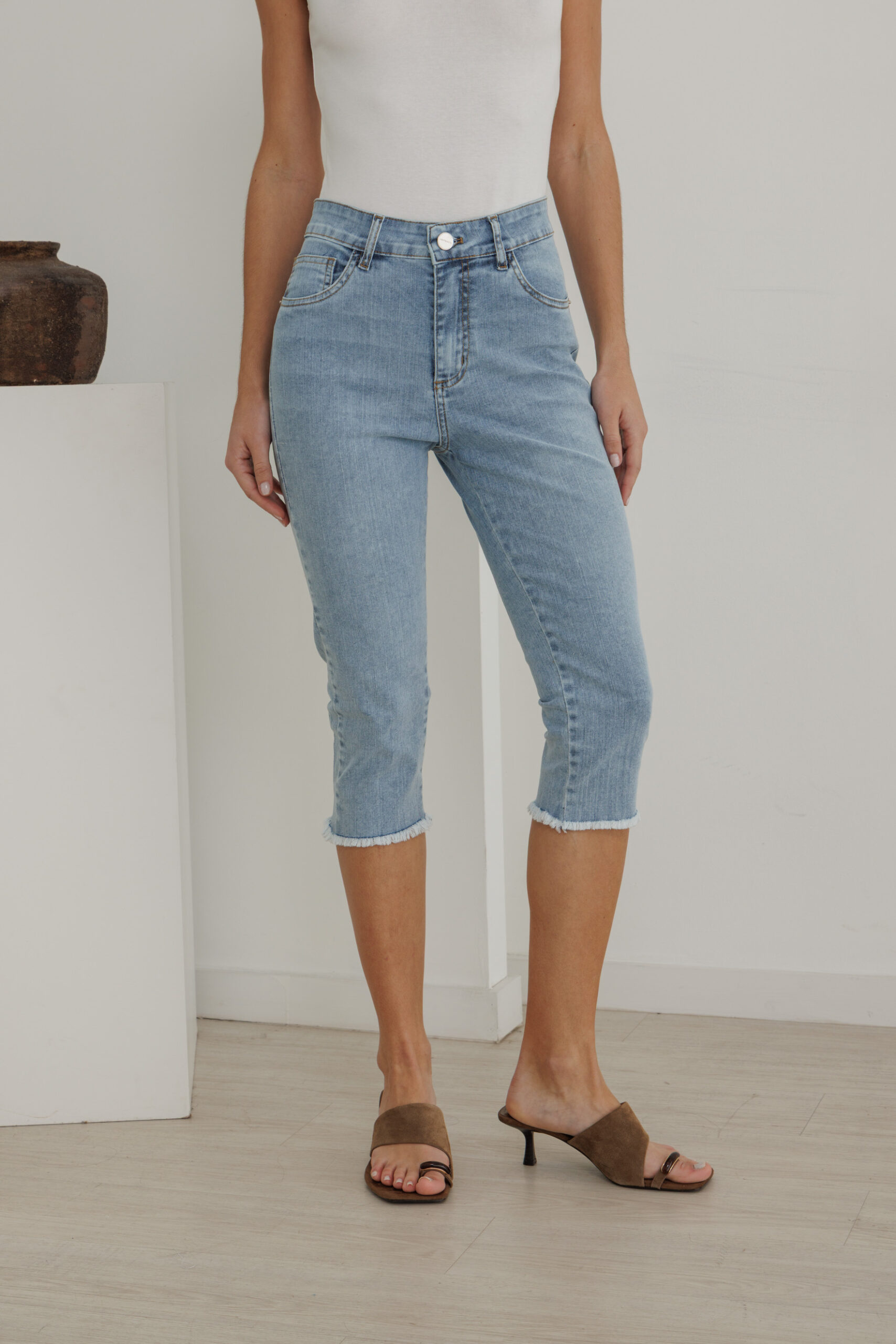 JEANS CAPRI ELASTIZADO OUT - P226220045